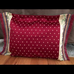 1 Moroccan style pillow